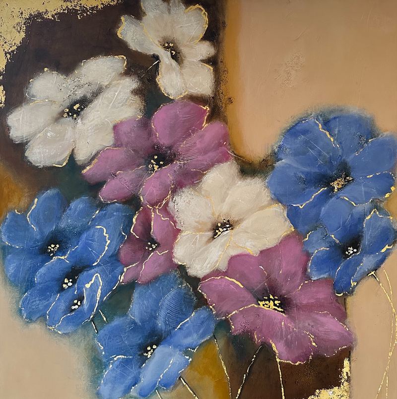 „Blütenreigen in Blau und Violett“, Acrylgemälde, 70 x 70 cm aus der Serie Blüten & Stillleben von Gisela Hetzelt